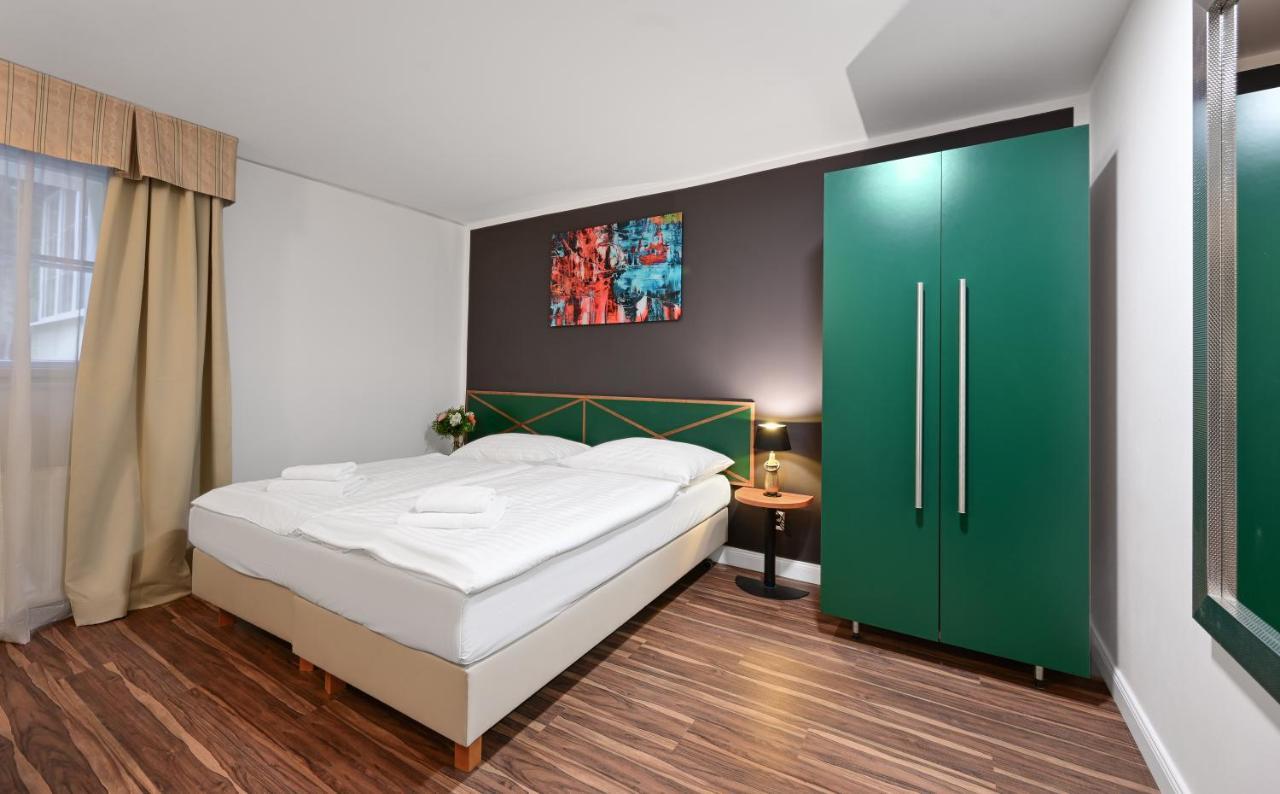 Doppelzimmer im Untergeschoss