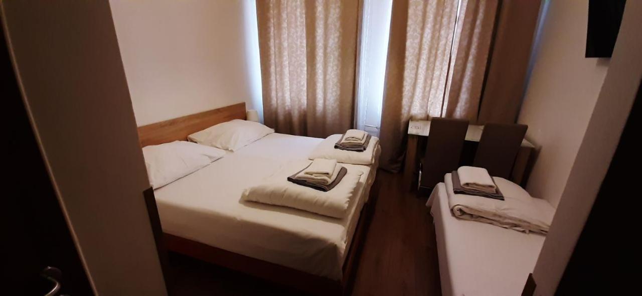 Triple Room,1308753091:JPEG