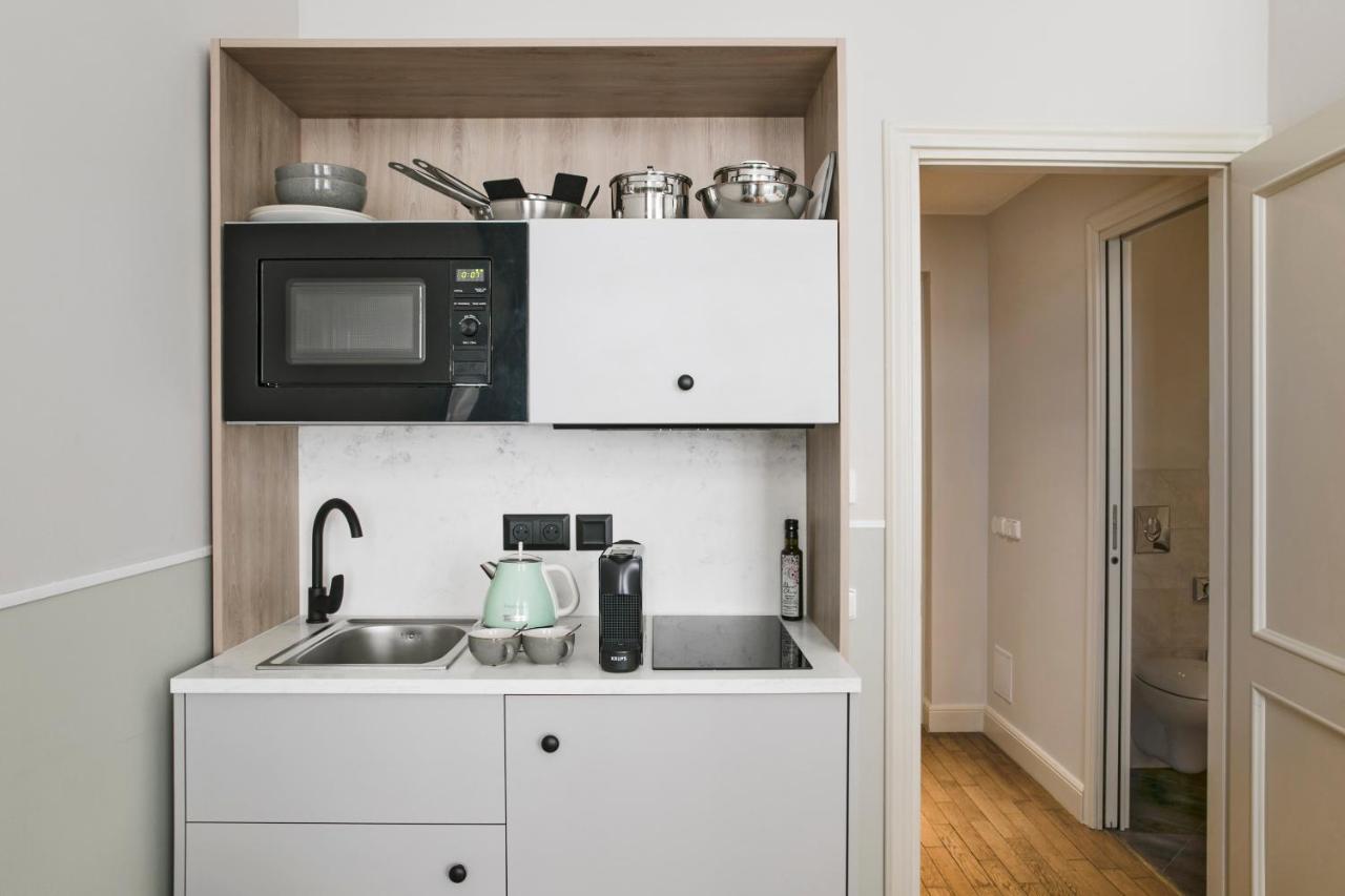 Large Studio Kitchenette