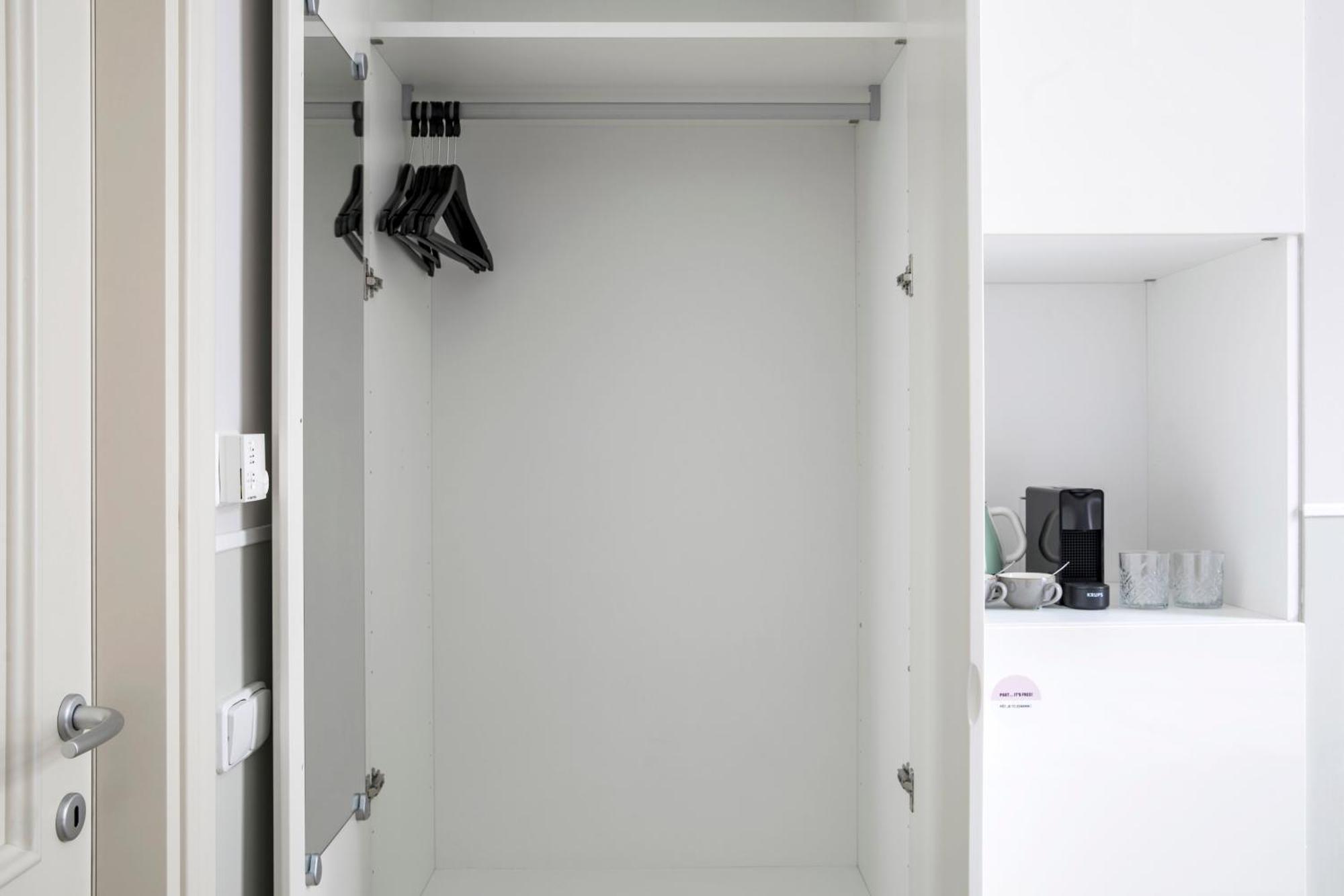 Medium Room